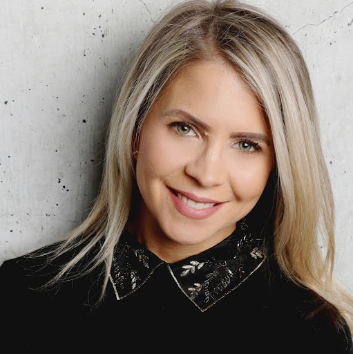Tara Douglas Photo 26