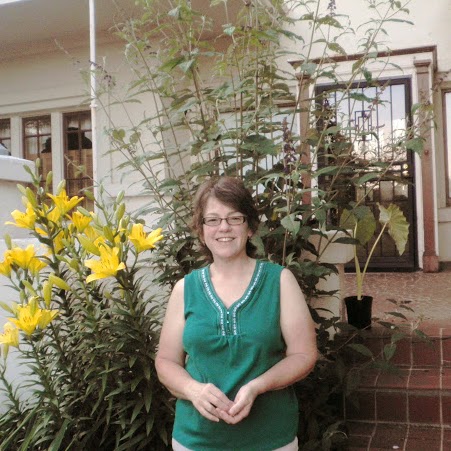 Cynthia Schneider Photo 30