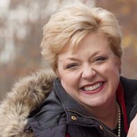 Paula Lee Photo 36