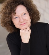 Elizabeth Brooks Photo 3
