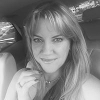 Vivian Salinas Photo 11