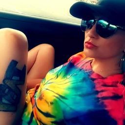 Tara Jones Photo 14