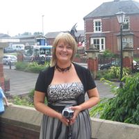Catherine Holmes Photo 23