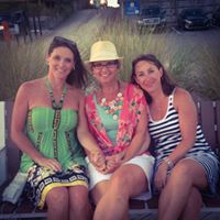 Angie Dickerson Photo 10