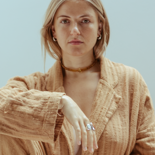 Robyn Lambert Photo 9