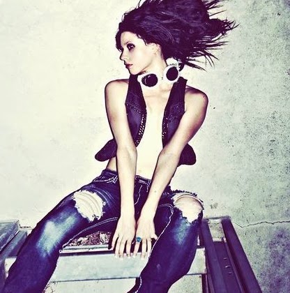 Elizabeth Conway Photo 43