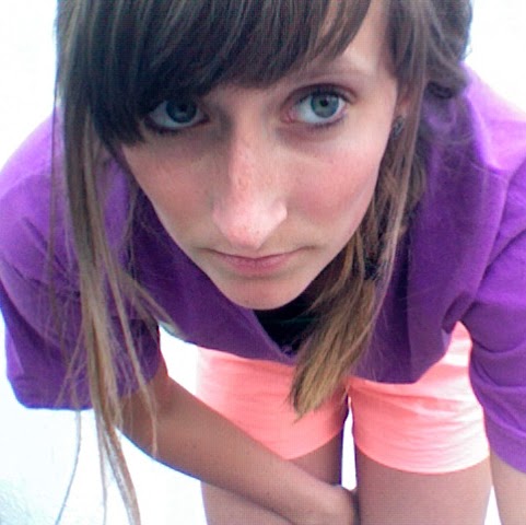 Elizabeth Calvert Photo 36