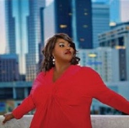 Renee Ellis Photo 8