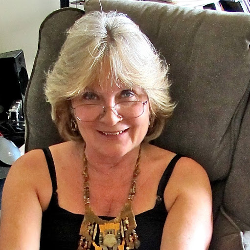 Julia Pace Photo 29