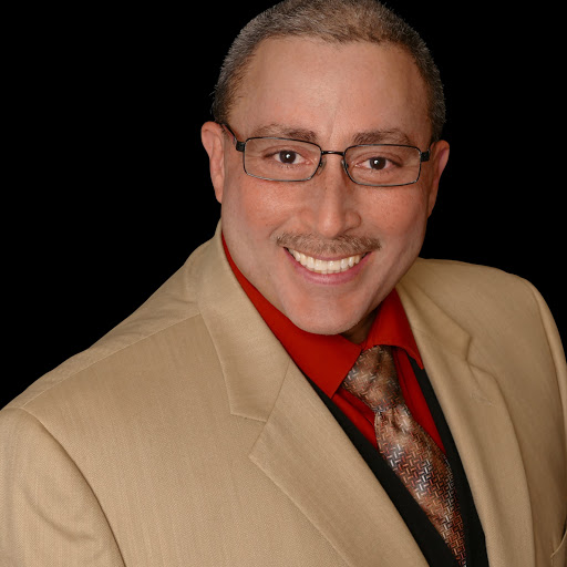 Raymond Vargas Photo 16