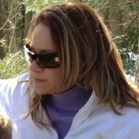 April Russell Photo 27