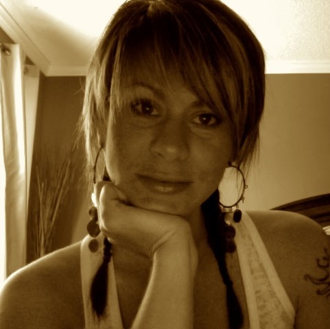 Christina Lowe Photo 21