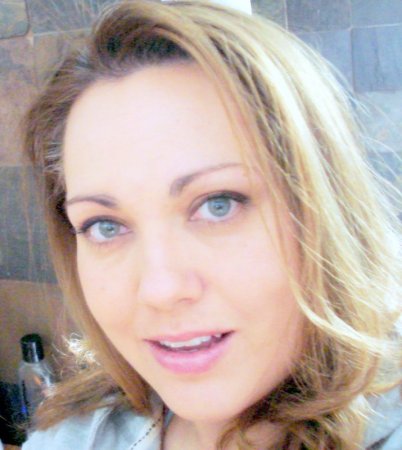 Elizabeth Mahoney Photo 23