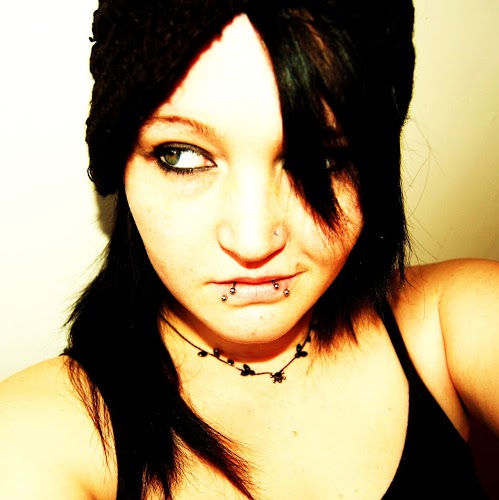 Shannon Singleton Photo 18