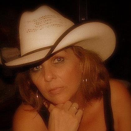 Sharon Wells Photo 17