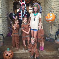 Elizabeth Locke Photo 16