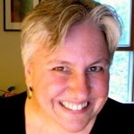 Julia Hewitt Photo 6