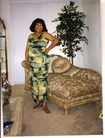 Sharon Wells Photo 5