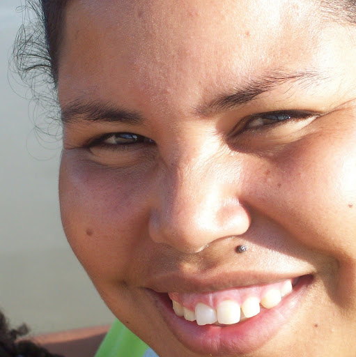 Claudia Santos Photo 9