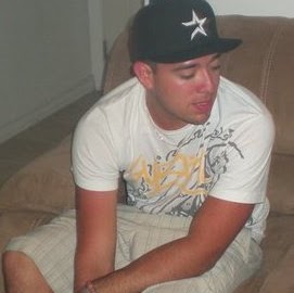 Adrian Torres Photo 38