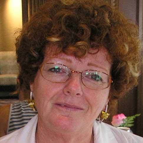 Louise Mather Photo 3