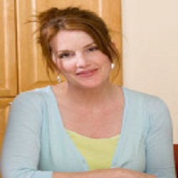 Julie Stevenson Photo 16