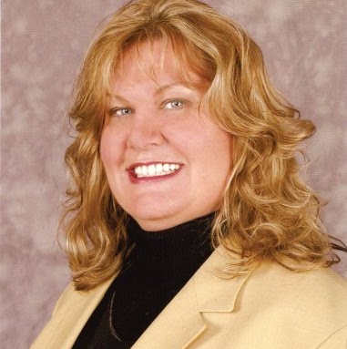 Elizabeth Padgett Photo 35