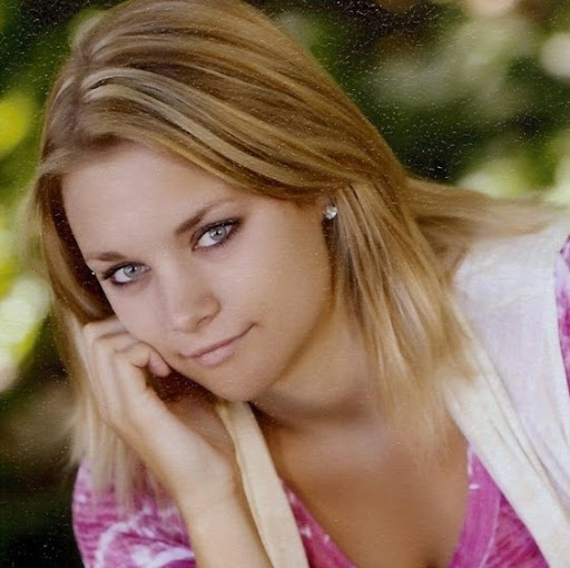 Jessica Bertrand Photo 8