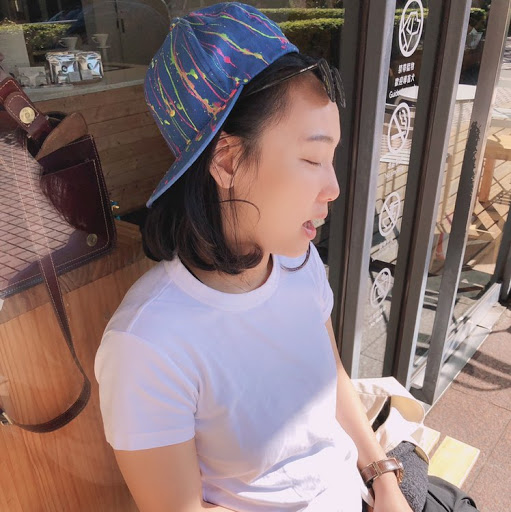 Julia Lin Photo 23