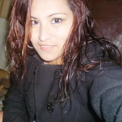 Cynthia Olivares Photo 8