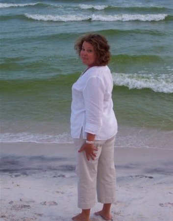 Elizabeth Russell Photo 41