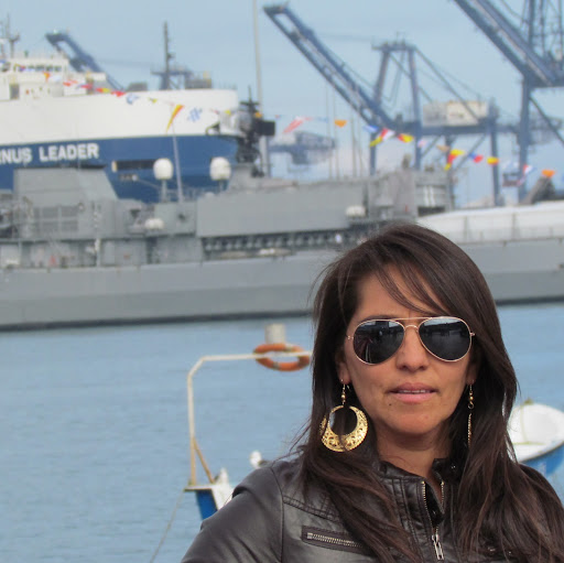 Fabiola Robles Photo 17