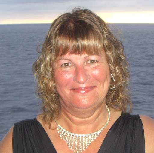 Tina Stuart Photo 4