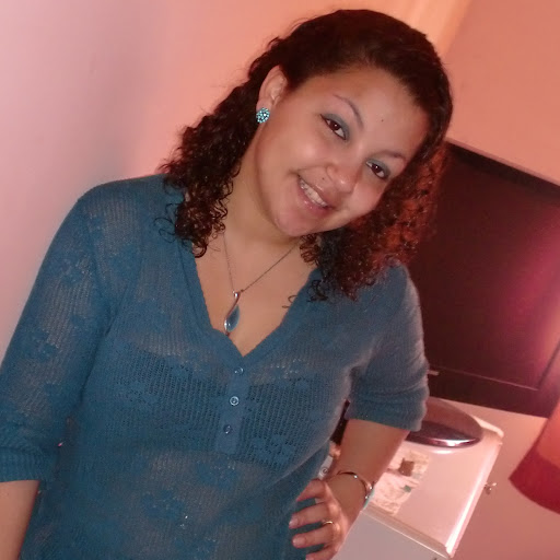 Janice Gomes Photo 23