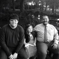 Stephanie Hilliard Photo 24