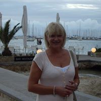 Julia Dempsey Photo 11
