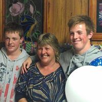 Sharon Richards Photo 17