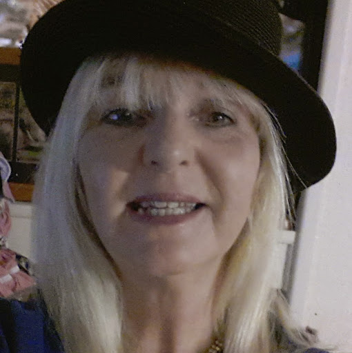 Theresa Bell Photo 15