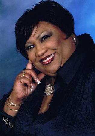 Angela Bryan Photo 36