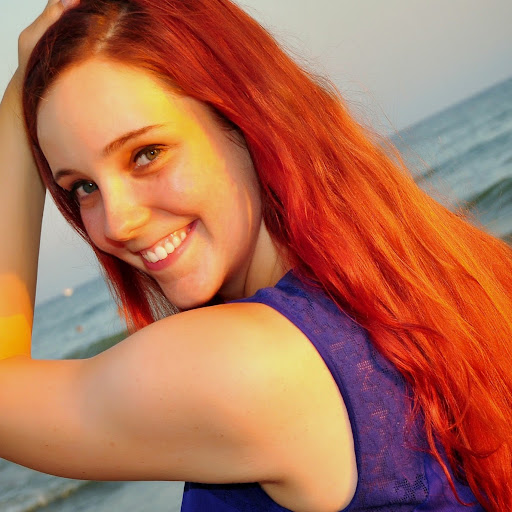 Julia Neumann Photo 7