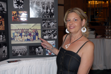 Julie Clark Photo 40