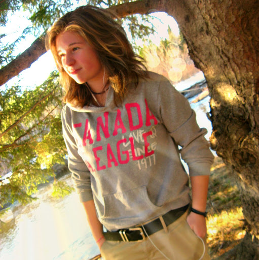 Sarah Rowe Photo 18