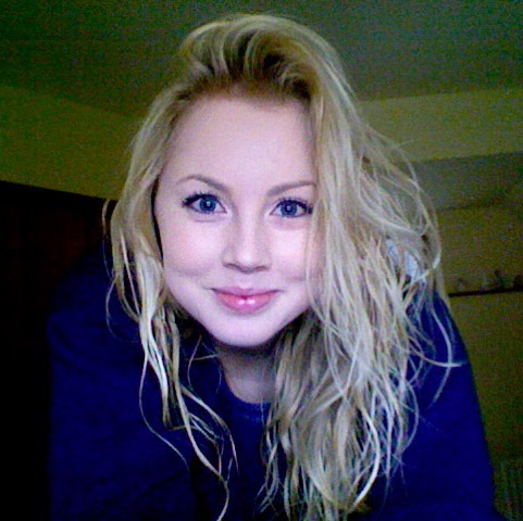 Caroline Cook Photo 25