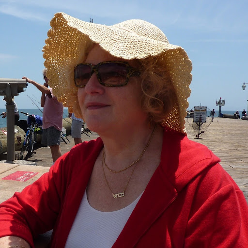 Amy Kahn Photo 32