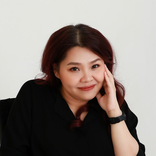 Thuy Luong Photo 11