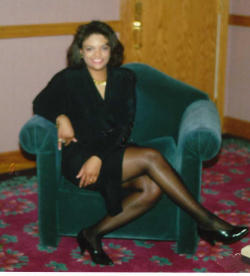 Angela Layne Photo 10
