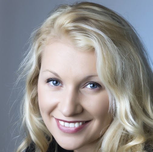Jennifer Holbrook Photo 29