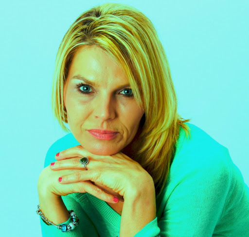 Paula Hall Photo 17