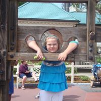 Stephanie Gilson Photo 12
