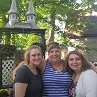 Jennifer Ernst Photo 7